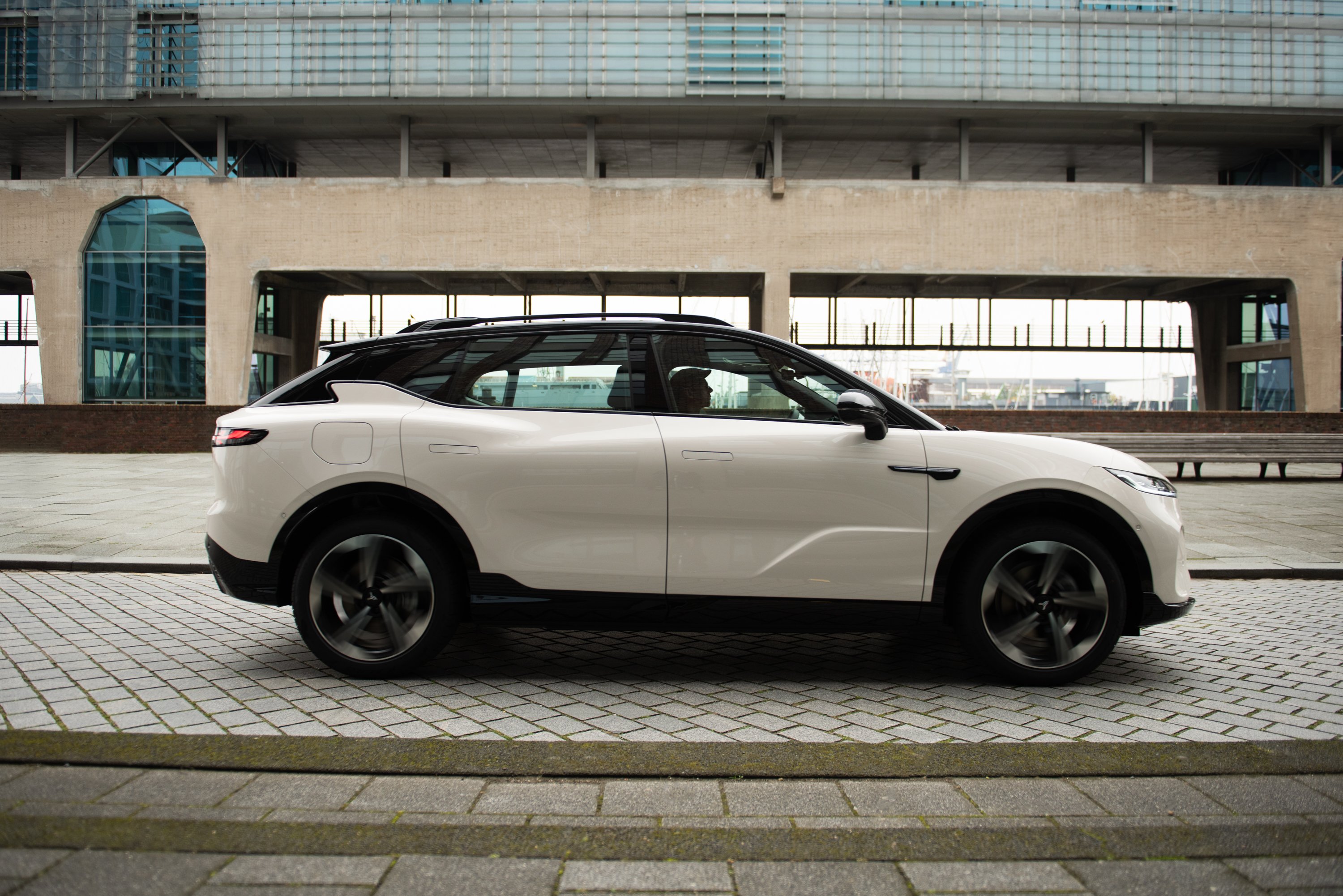 VOYAH-COURAGE-EXT-05-lowres-1